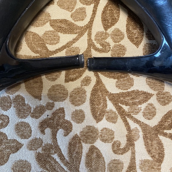 Tahari black leather heels - Picture 5 of 6